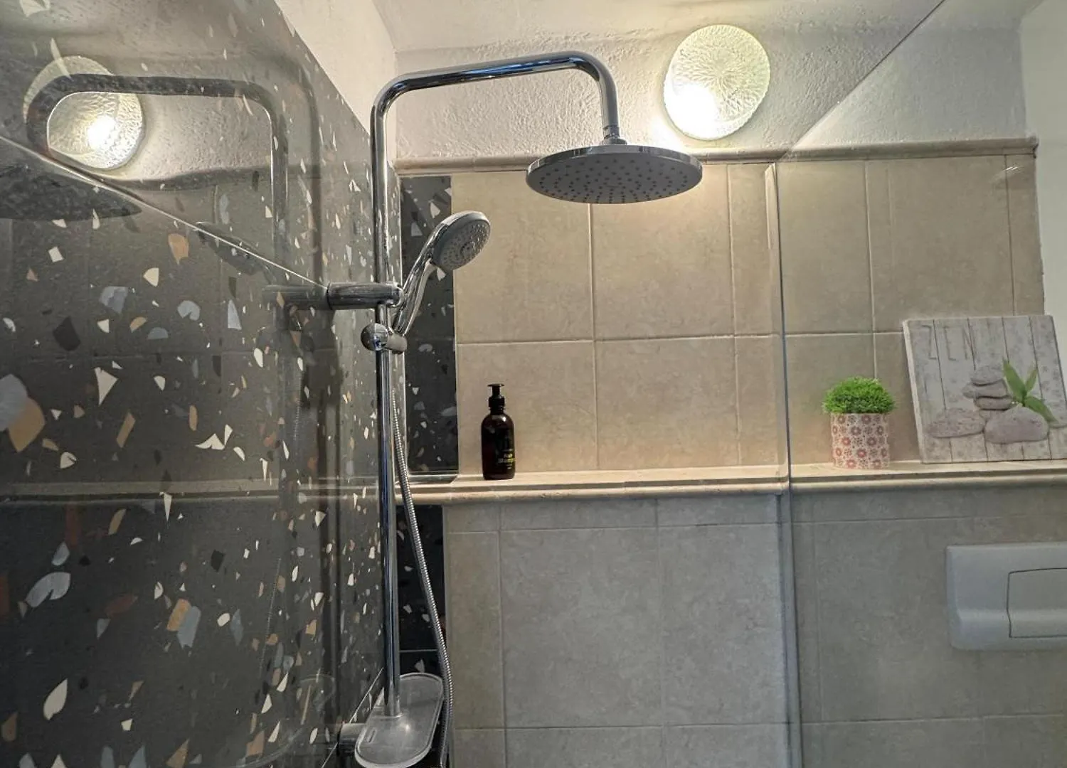 Melody Apartments Tirana 0*,  Albania